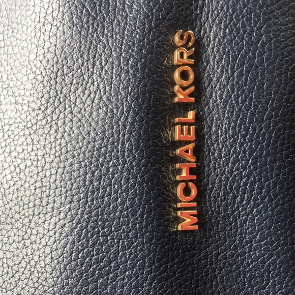 👜 Michael Kors Navy Blue Handbag 👜 - Picture 8 of 14